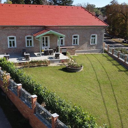Kira Panzio Bed and Breakfast Lengyeltoti Buitenkant foto