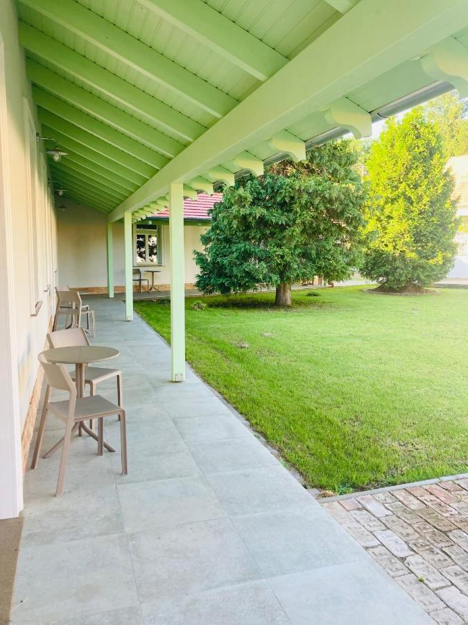 Kira Panzio Bed and Breakfast Lengyeltoti Buitenkant foto